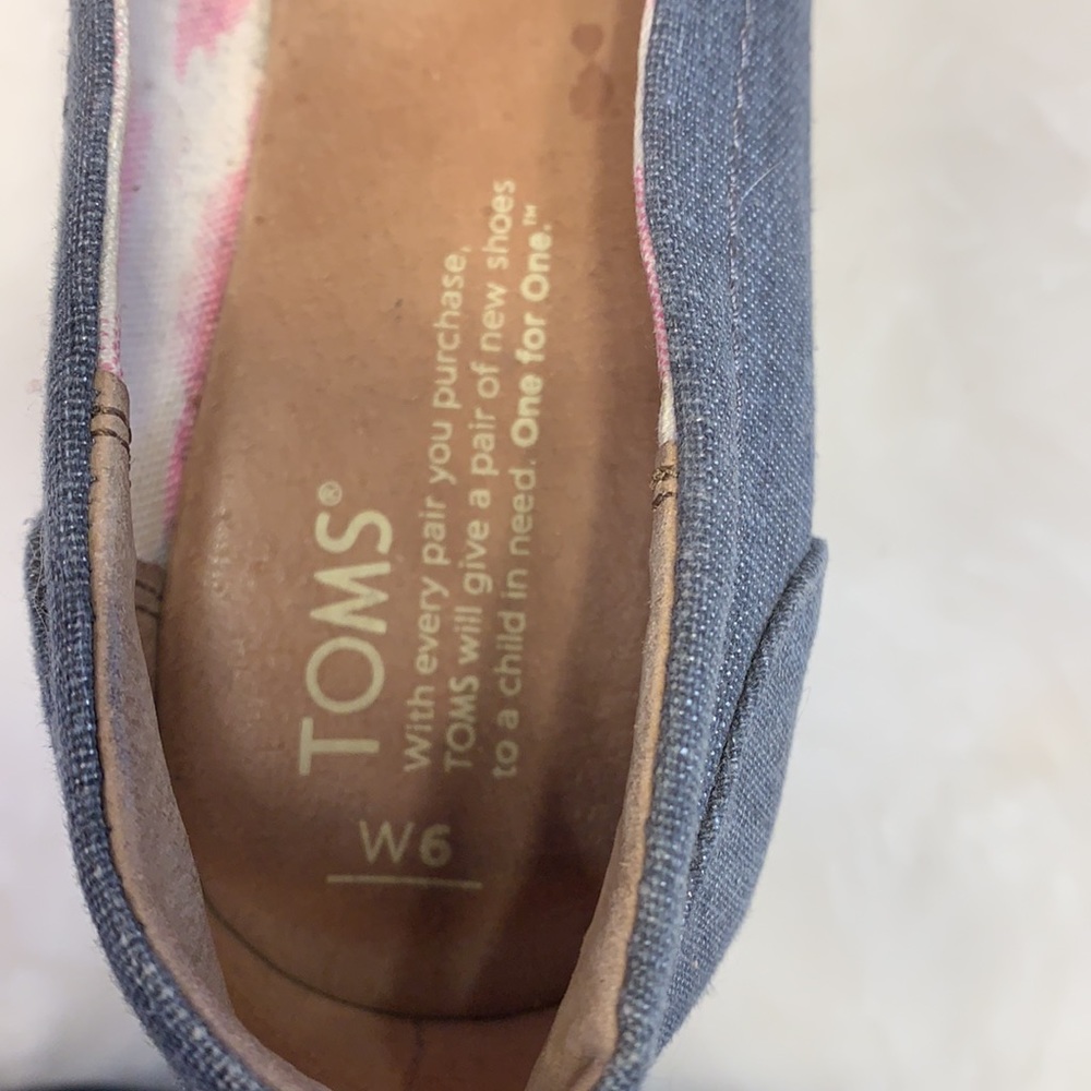 Tom’s Wedges, Size 6 - Picture 3 of 5